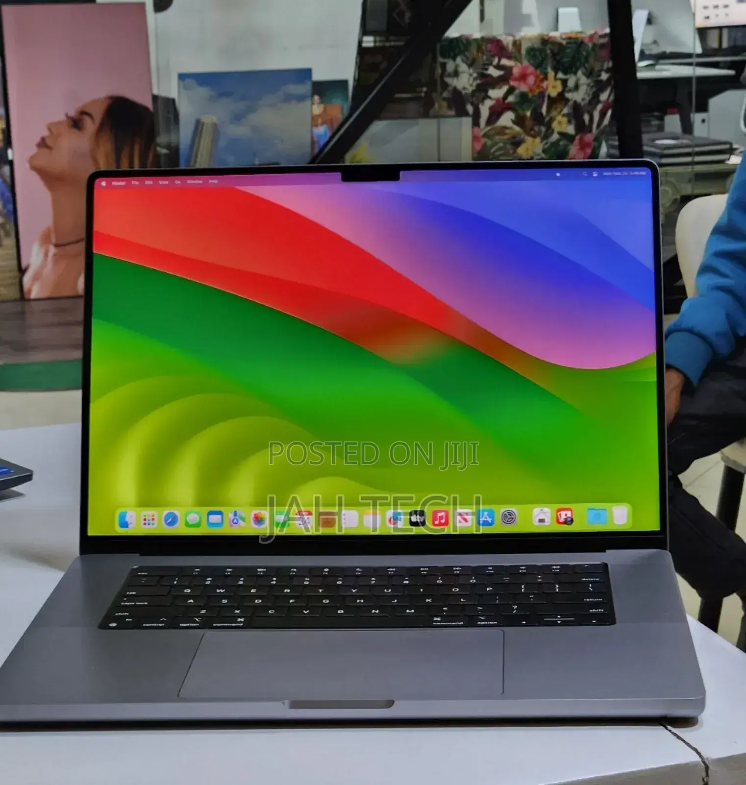New Laptop Apple MacBook Pro M1 32GB Apple M1 Pro SSD 512GB