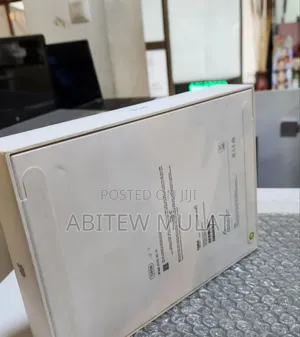 New Apple iPad (2025) 128 GB