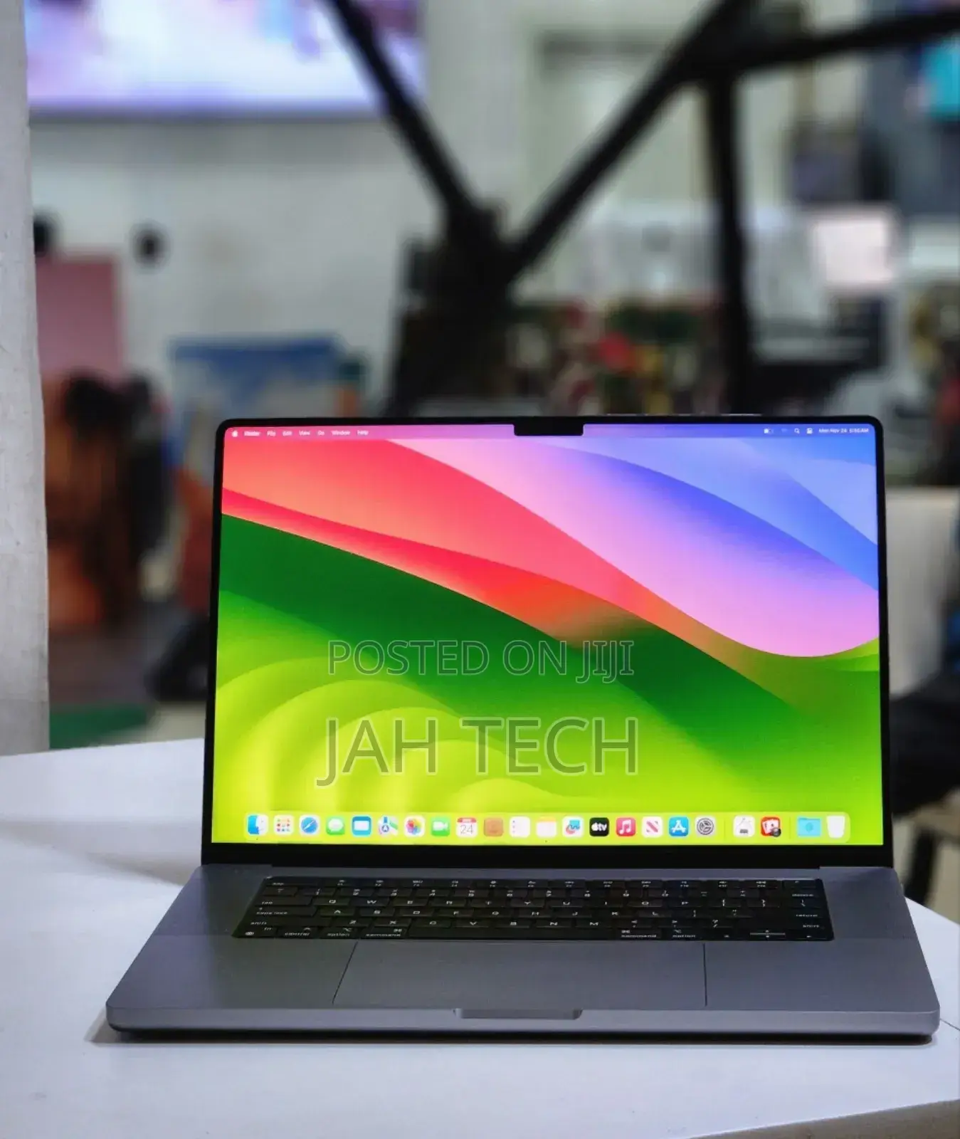 New Laptop Apple MacBook Pro 2021 M1 32GB Apple M1 Max SSD 512GB
