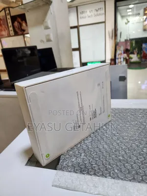 New Apple iPad (2025) 128 GB