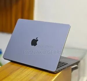 Photo - New Laptop Apple MacBook Pro M1 16GB Apple M1 Pro SSD 512GB