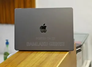 New Laptop Apple MacBook Pro M1 16GB Apple M1 Pro SSD 512GB