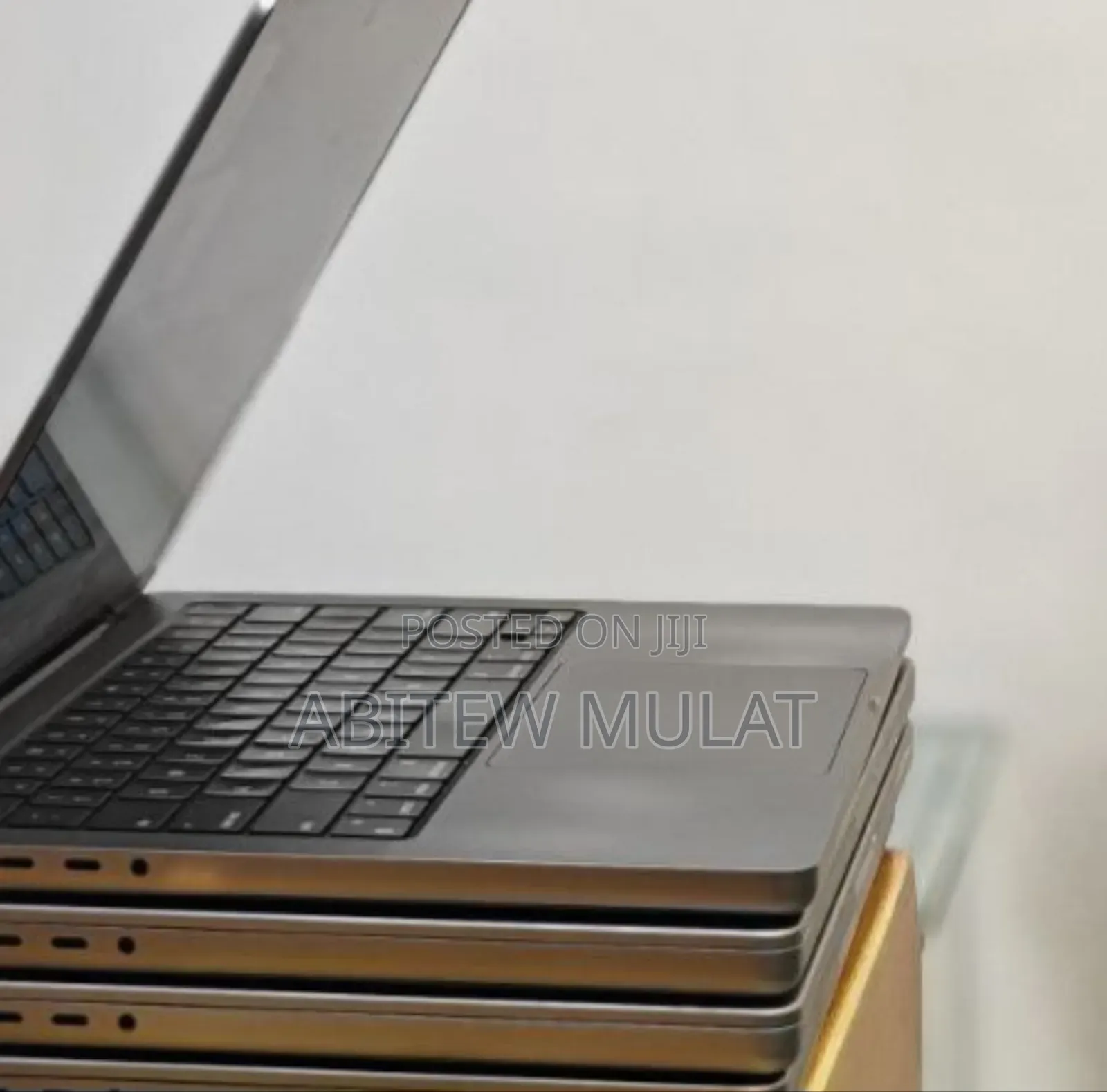 New Laptop Apple MacBook Pro M1 16GB Apple M1 Pro SSD 512GB