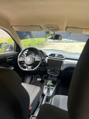 Suzuki Swift 2021 Silver