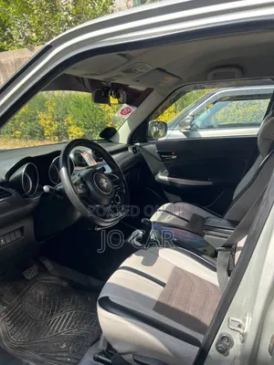 Suzuki Swift 2021 Silver