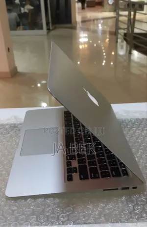 New Laptop Apple MacBook Air 2017 8GB Intel Core I5 SSD 128GB