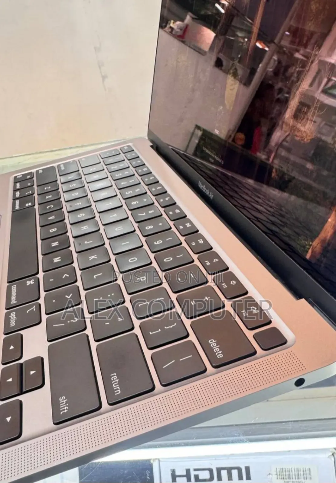 New Laptop Apple MacBook Air 2020 M1 8GB Apple M1 SSD 256GB