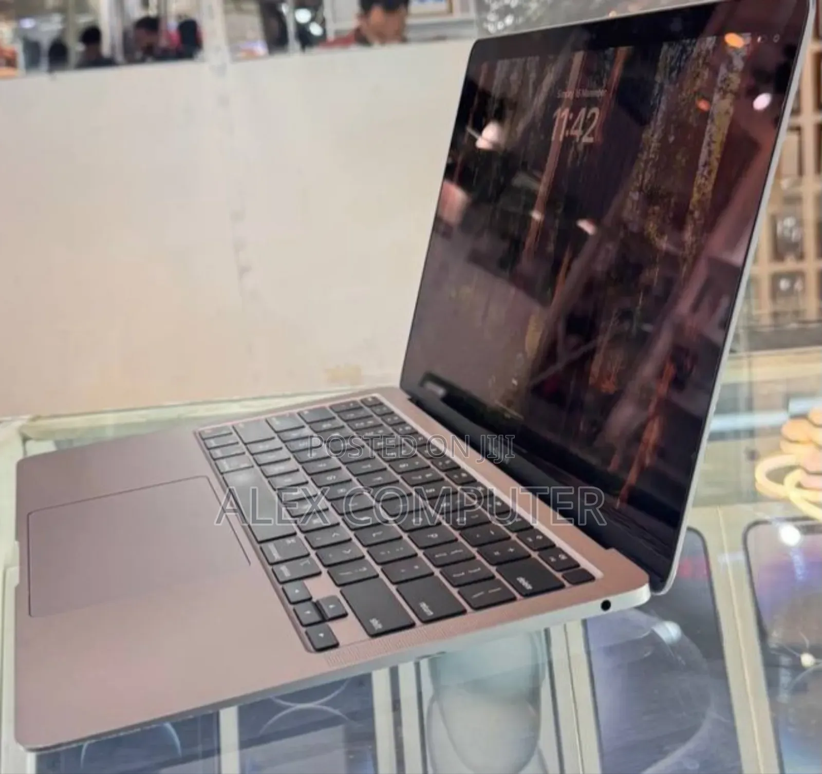 New Laptop Apple MacBook Air 2020 M1 8GB Apple M1 SSD 256GB