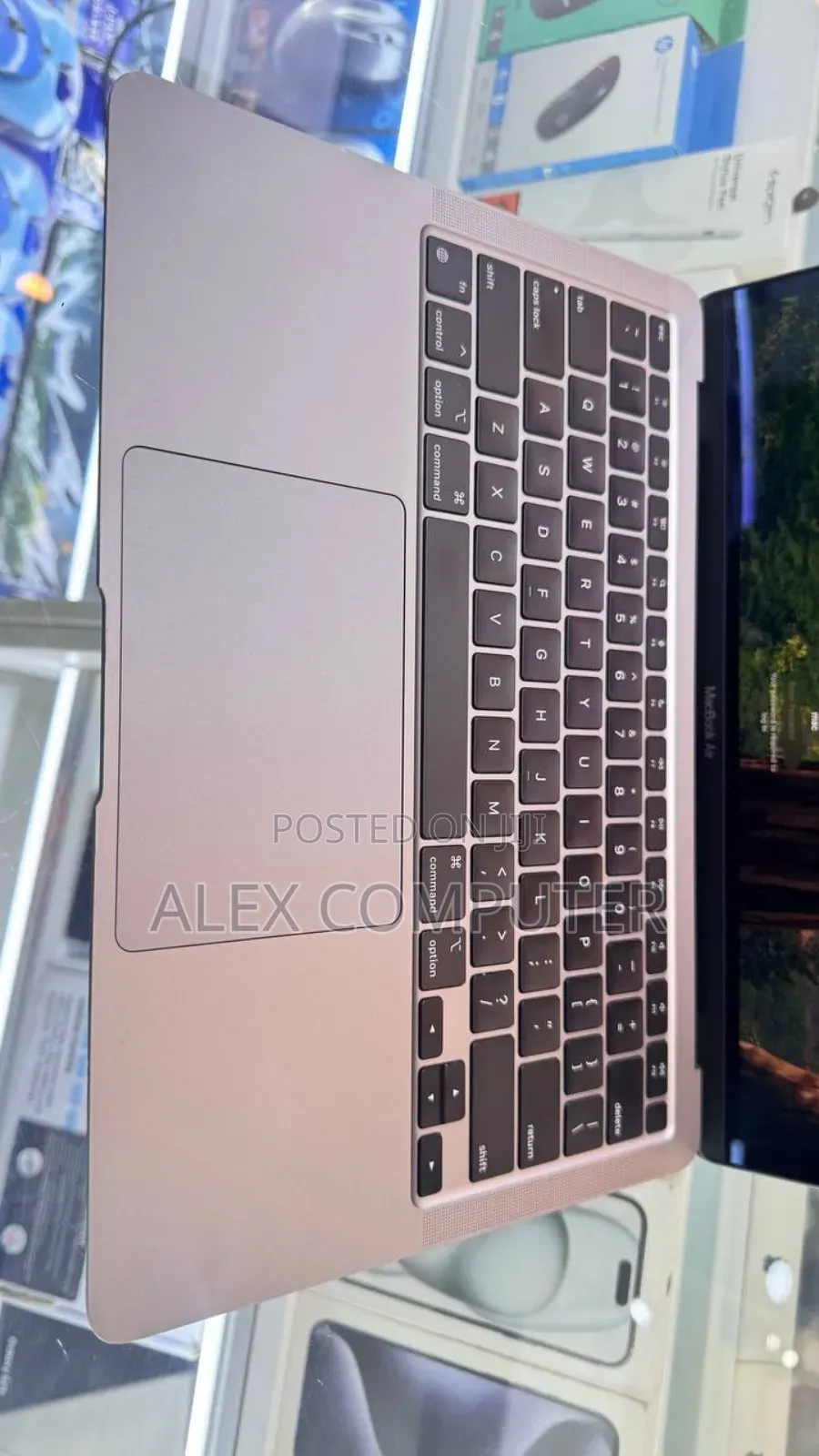 New Laptop Apple MacBook Air 2020 M1 8GB Apple M1 SSD 256GB