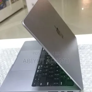 New Laptop Apple MacBook Pro M1 16GB Apple M1 Pro SSD 512GB