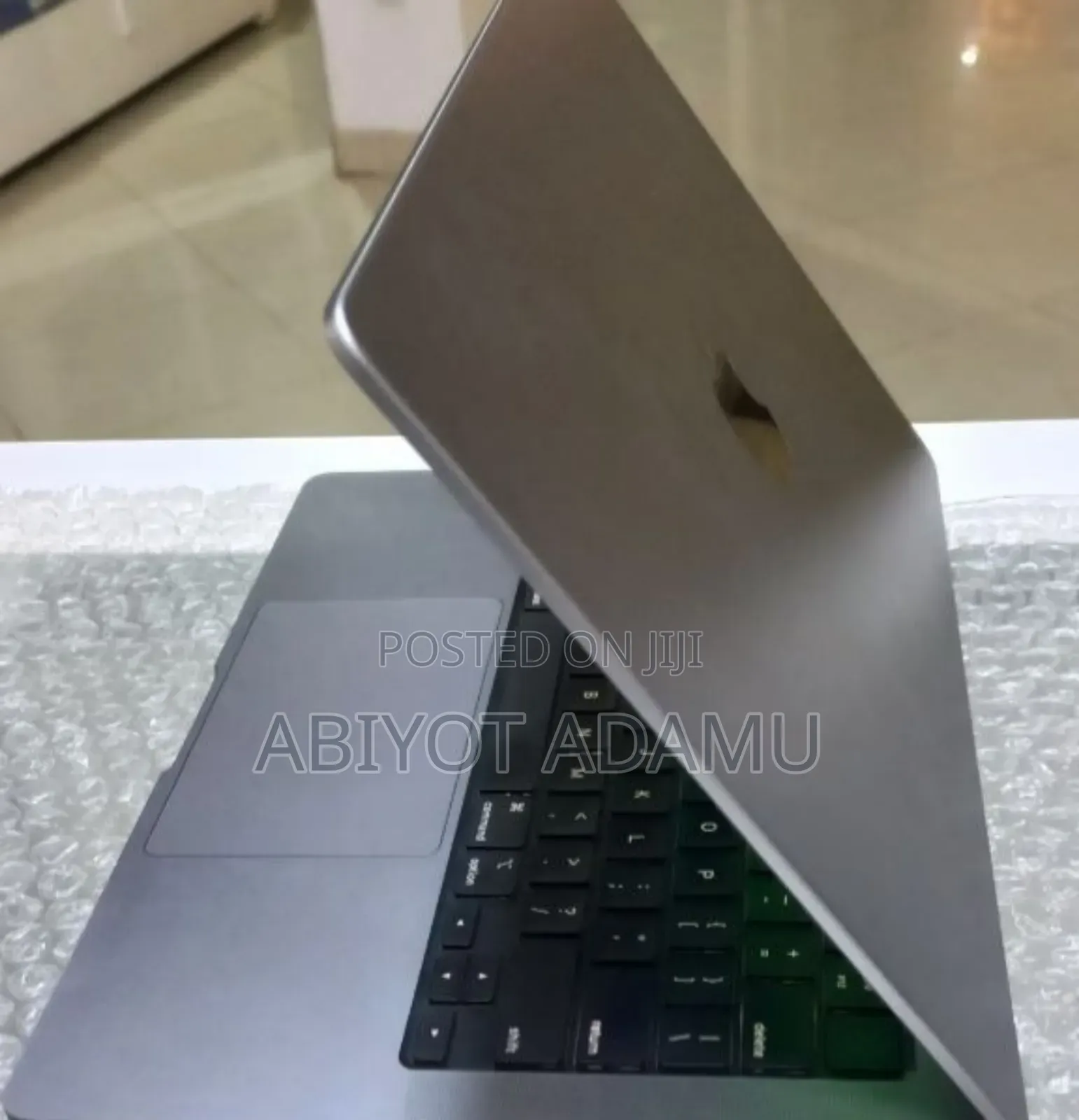 New Laptop Apple MacBook Pro M1 16GB Apple M1 Pro SSD 512GB