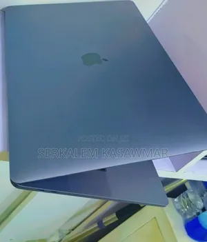 New Laptop Apple MacBook Pro 2017 16GB Intel Core I7 SSD 512GB