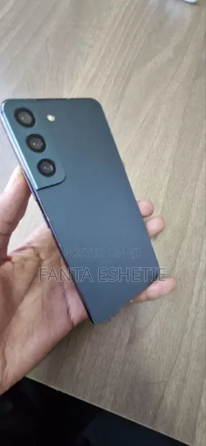 Photo - Samsung Galaxy S22 5G 256 GB Gray