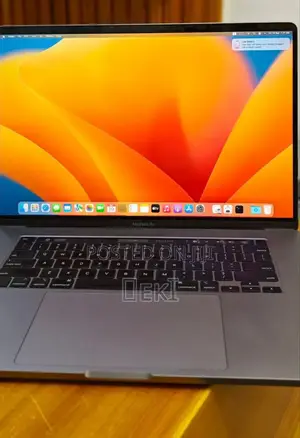 New Laptop Apple MacBook Pro 2019 16GB Intel Core I7 SSD 512GB