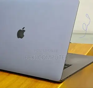 New Laptop Apple MacBook Pro 2019 16GB Intel Core I7 SSD 512GB
