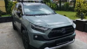 Photo - New Toyota RAV4 Hybrid 2024 Green