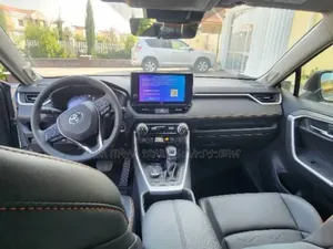 New Toyota RAV4 Hybrid 2024 Green