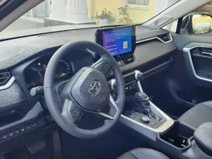 New Toyota RAV4 Hybrid 2024 Green