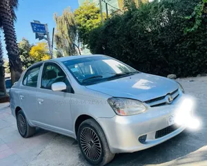 Toyota Platz 2003 Silver