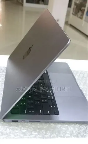 New Laptop Apple MacBook Pro M1 16GB Apple M1 Pro SSD 512GB