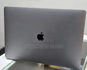 Photo - New Laptop Apple MacBook Pro 2019 16GB Intel Core I9 SSD 1T