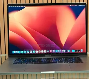 New Laptop Apple MacBook Pro 2019 16GB Intel Core I7 SSD 512GB