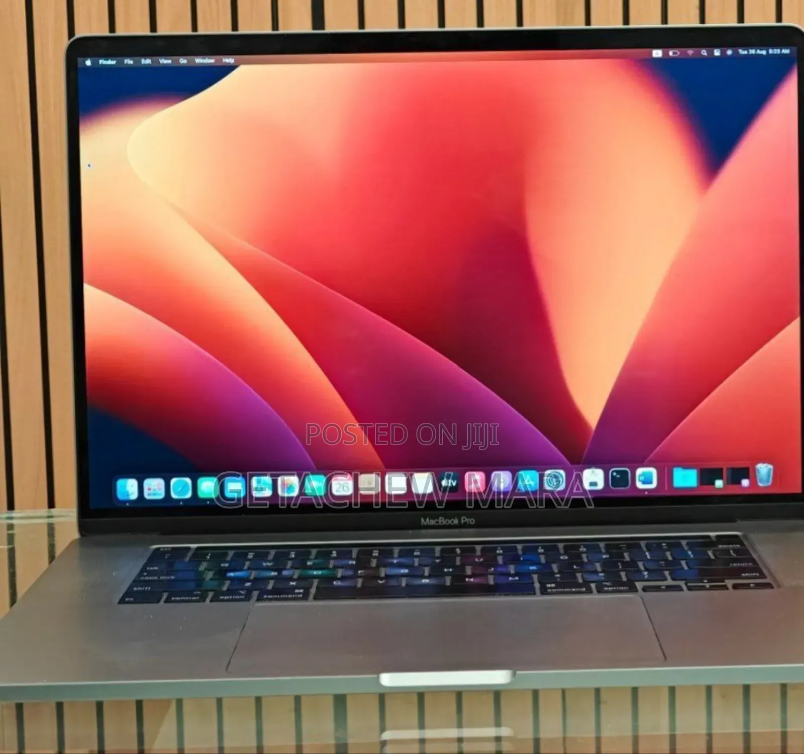 New Laptop Apple MacBook Pro 2019 16GB Intel Core I7 SSD 512GB