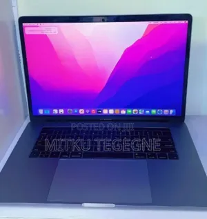Photo - New Laptop Apple MacBook Pro 2017 16GB Intel Core I7 SSD 512GB