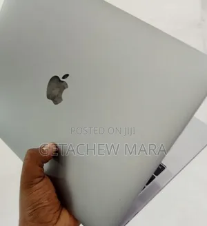 New Laptop Apple MacBook Pro 2017 8GB Intel Core I5 SSD 128GB