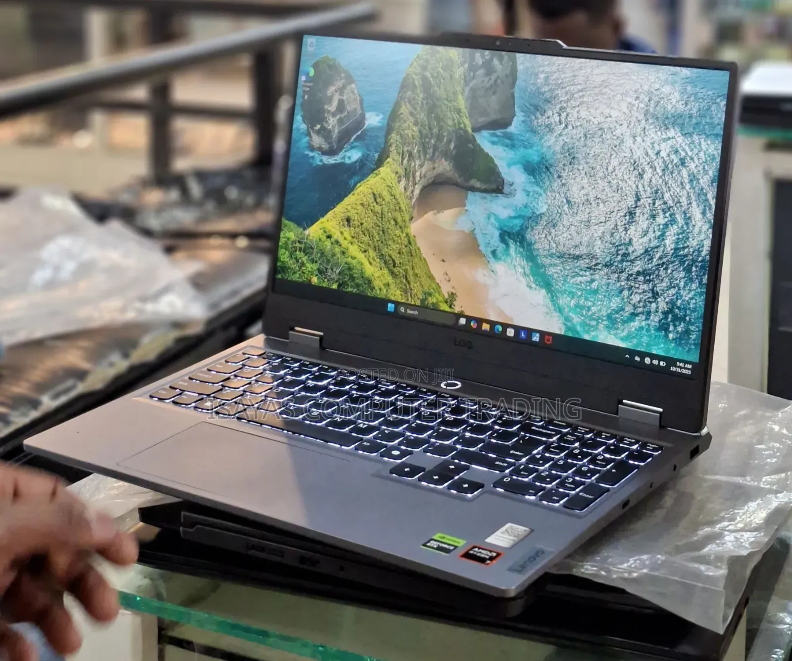 New Laptop Lenovo LOQ 15ARP9 16GB AMD Ryzen 7 SSD 1T