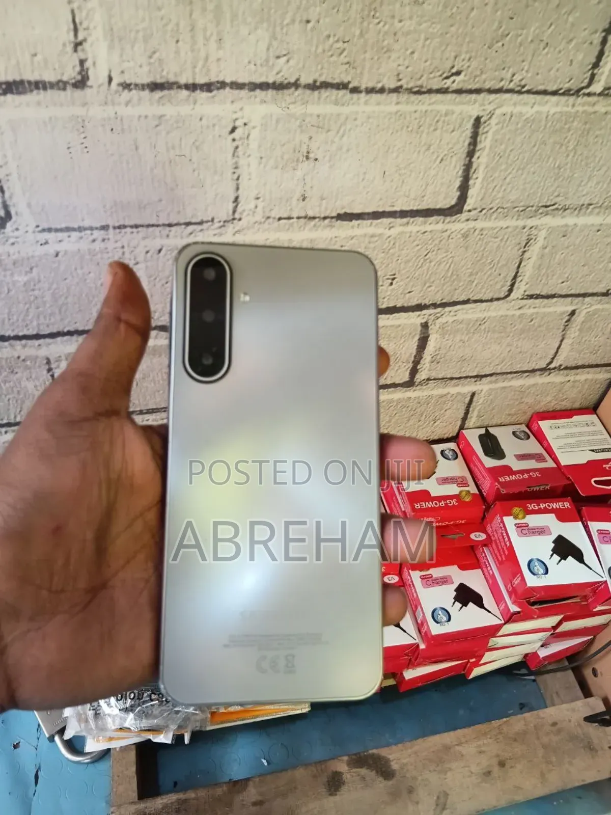 New Samsung Galaxy A17 5G 256 GB Gold