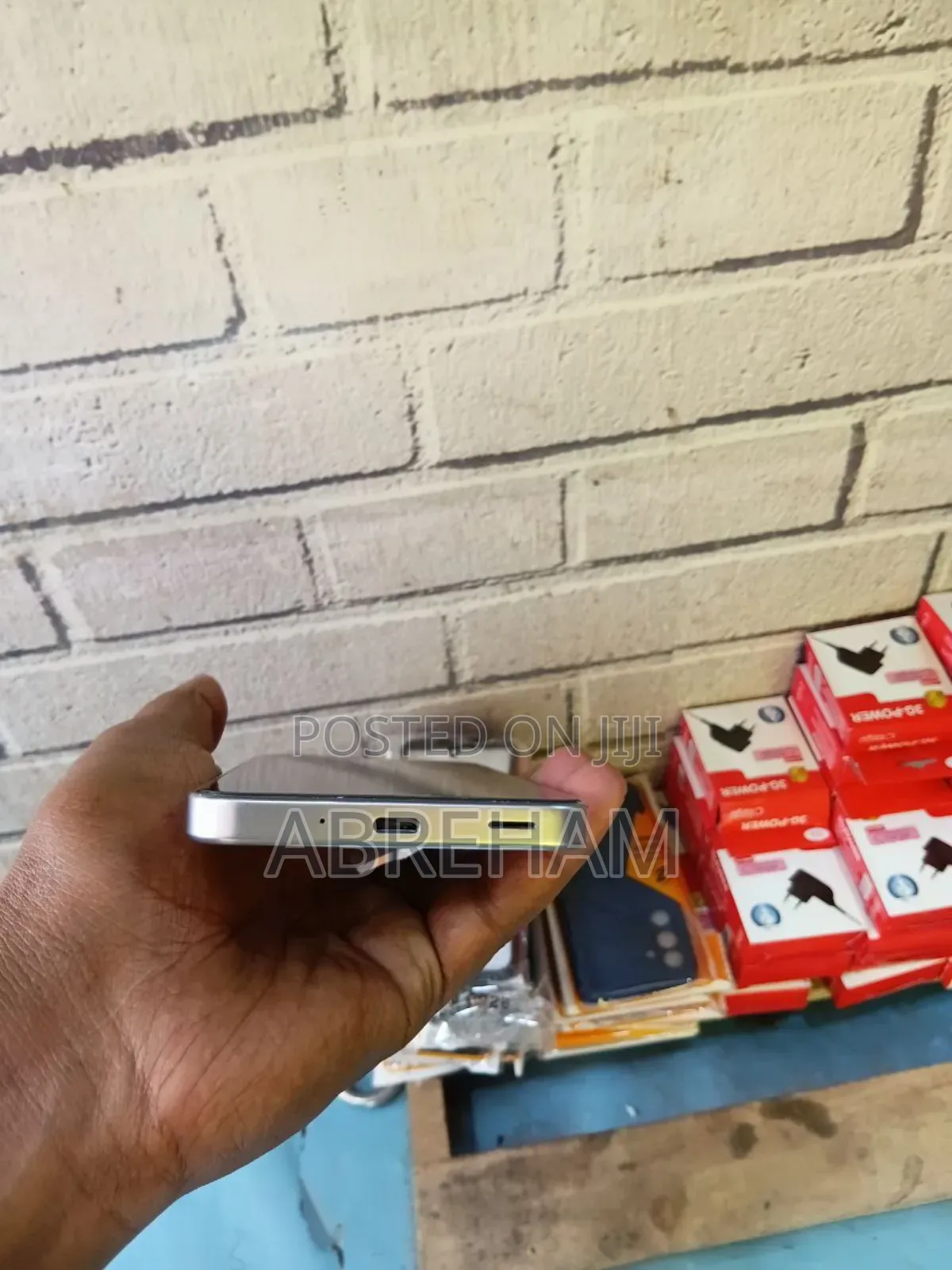 New Samsung Galaxy A17 5G 256 GB Gold