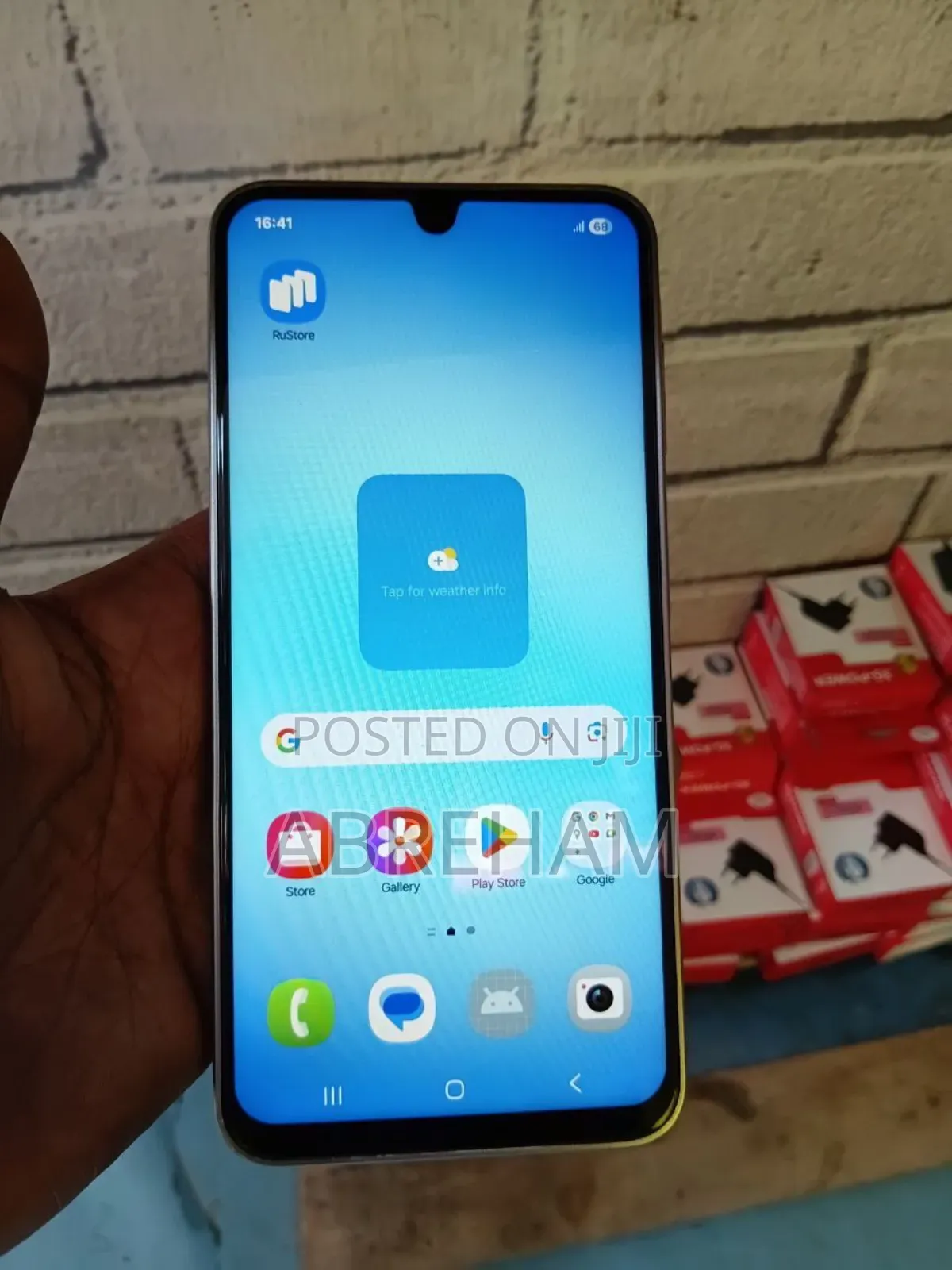 New Samsung Galaxy A17 5G 256 GB Gold