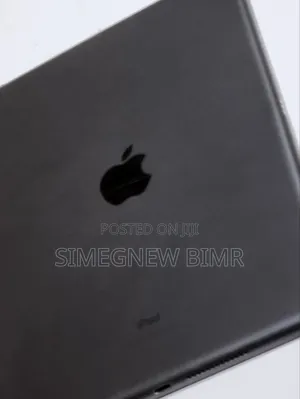 Photo - New Apple iPad Air 64 GB Silver