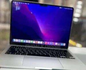 New Laptop Apple MacBook Air 2022 M2 8GB Apple M1 SSD 256GB