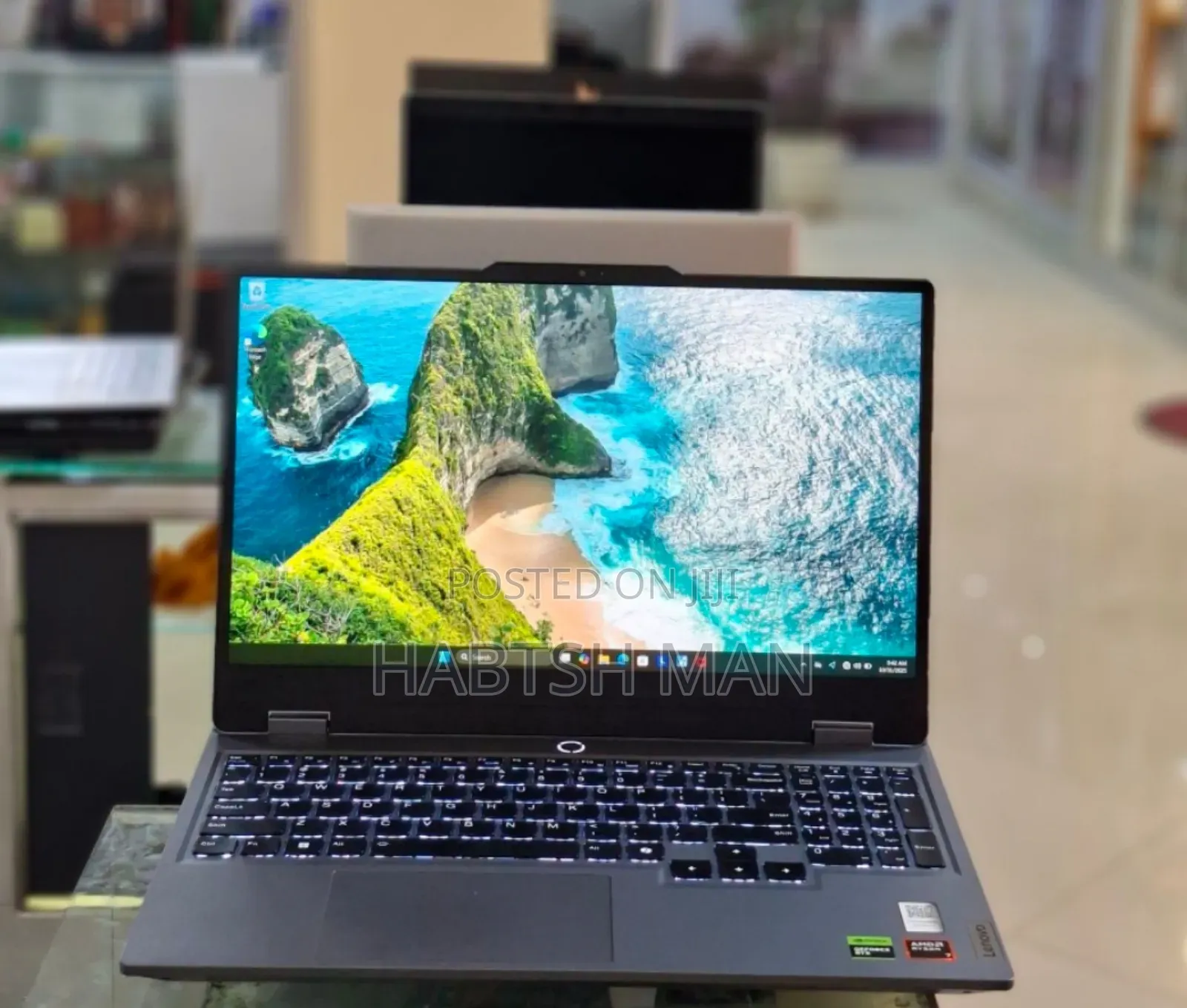 New Laptop Lenovo LOQ 15IRH8 16GB AMD Ryzen 7 SSD 1T