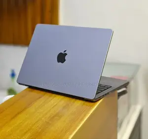 New Laptop Apple MacBook Pro M1 16GB Apple M1 Pro SSD 512GB