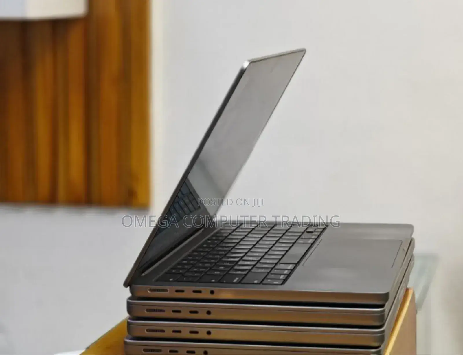 New Laptop Apple MacBook Pro M1 16GB Apple M1 Pro SSD 512GB