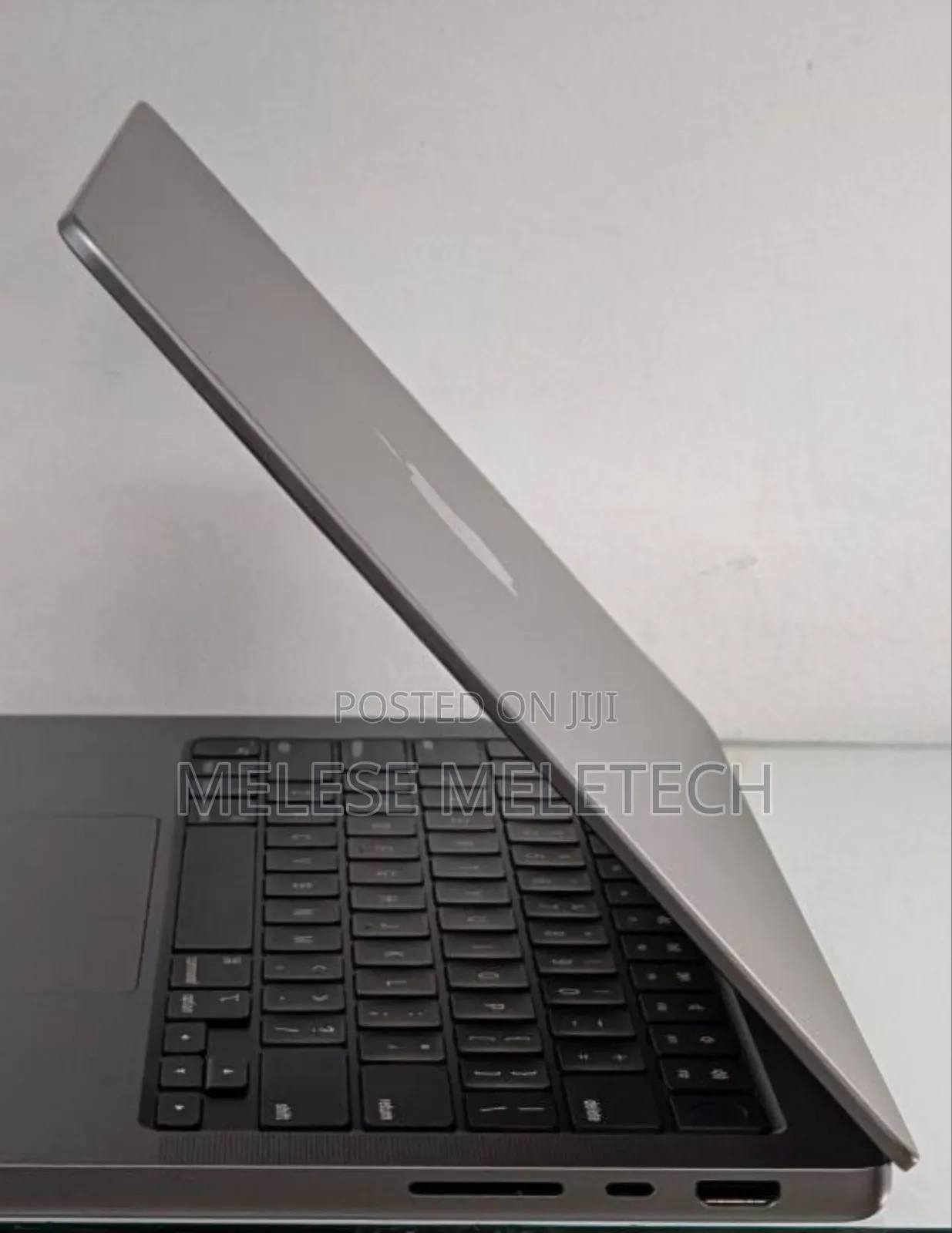 New Laptop Apple MacBook Pro M1 16GB Apple M1 Pro SSD 512GB