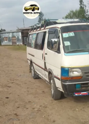 Toyota HiAce 2004