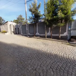 3bdrm House in ወሰን አቤም 300ካሬ, Yeka for sale