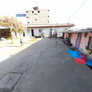 3bdrm House in ወሰን አቤም 300ካሬ, Yeka for sale