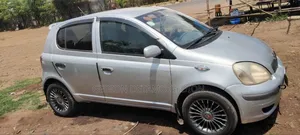 Toyota Vitz 2004 Silver