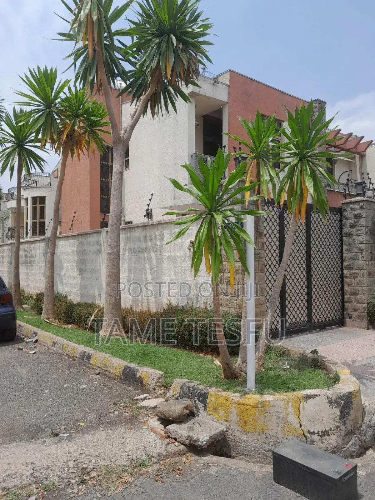 Furnished 6bdrm House in Cmc, Bole for sale