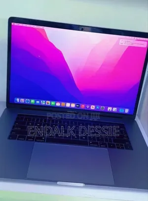 Photo - New Laptop Apple MacBook Pro 2017 16GB Intel Core I7 SSD 512GB