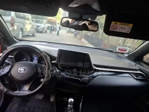 Toyota C-HR 2021 Orange