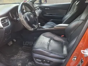 Toyota C-HR 2021 Orange