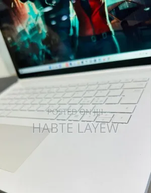 New Laptop Microsoft Surface 16GB Intel Core I7 SSD 256GB