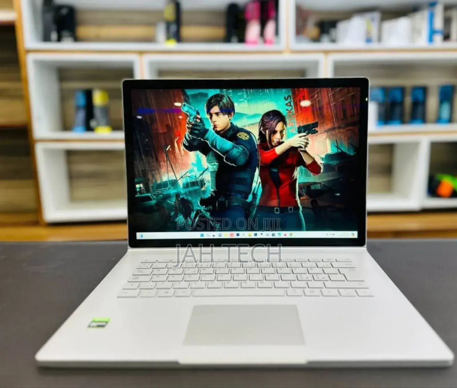 New Laptop Microsoft Surface 16GB Intel Core I7 SSD 256GB