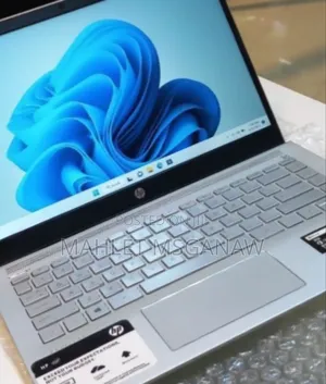 New Laptop HP Pavilion 15 8GB Intel Core I5 SSD 256GB